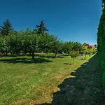 Nemes Apartmanhaz Апартаменты