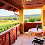 Апартаменты Nemes Apartmanhaz *
