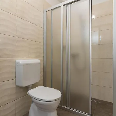 Nemes Apartmanhaz