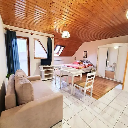 Nemes Apartmanhaz Хевиз