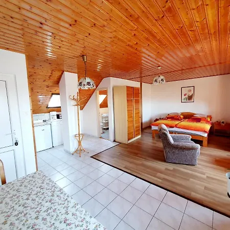 Apartament Nemes Apartmanhaz *