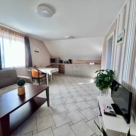 Nemes Apartmanhaz Апартаменты