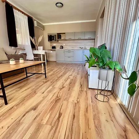 Апартаменты Nemes Apartmanhaz *