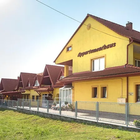 Nemes Apartmanhaz * Heviz